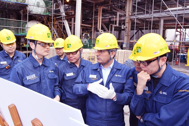 성공 열쇠는 리더의 소통과 솔선수범