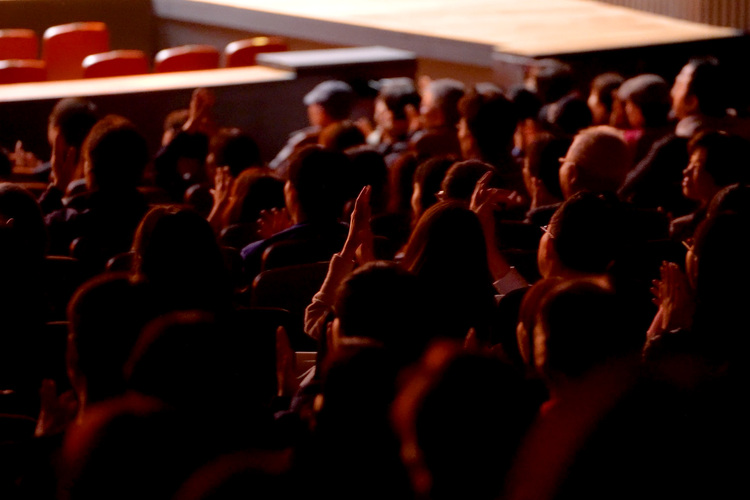 인간의 목소리 닮은 첼로 선율로 이웃과 공감한 시간